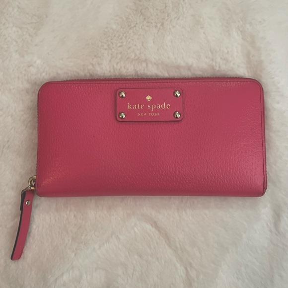 Kate Spade ♠️ pink wallet - Picture 1 of 6